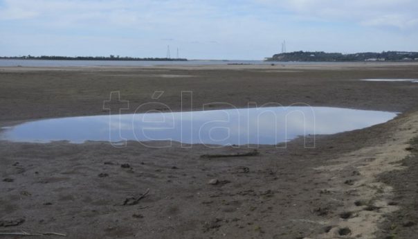 La AFIP asistirá a los afectados por la bajante del Río Parana en siete provincias - Télam
