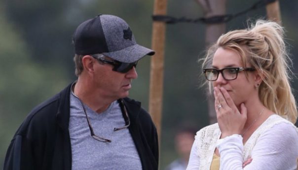 Abogados de Britney Spears presionan contra la tutela de su padre