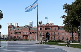 Alberto Fernández se reúne con ministros y no se descartan nuevas medidas