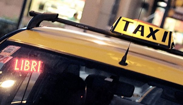 Avanza un proyecto que establece beneficios para la compra de autos para taxistas