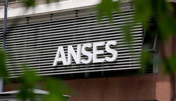 Cómo pedir en ANSES el extra de hasta $7.000 y quiénes lo cobran