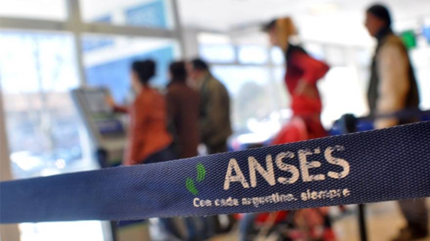 A través de la aplicación Mi ANSES