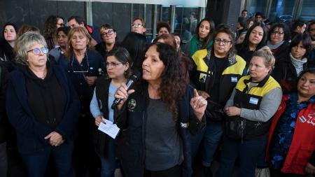 Las centrales obreras realizaron una asamblea en apoyo a la ampliación de licencias