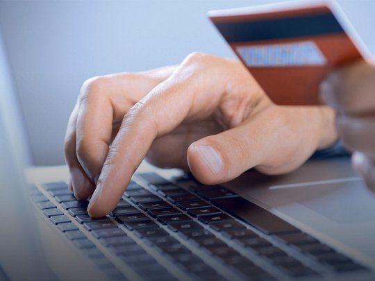 Compras con débito: a partir de qué monto los bancos informan operaciones a AFIP