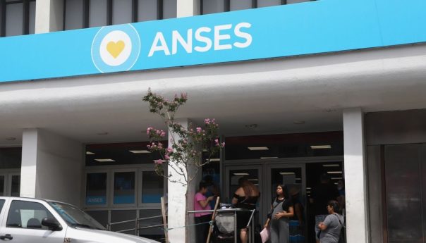 mujeres de entre 18 y 65 años cobran un plus especial con aumento este mes