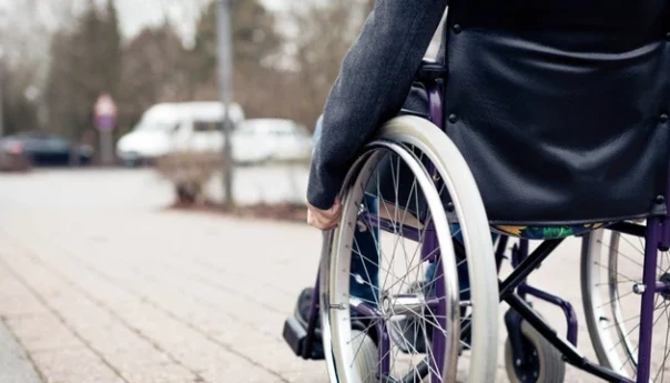 trámite para beneficio y cuánto cobran