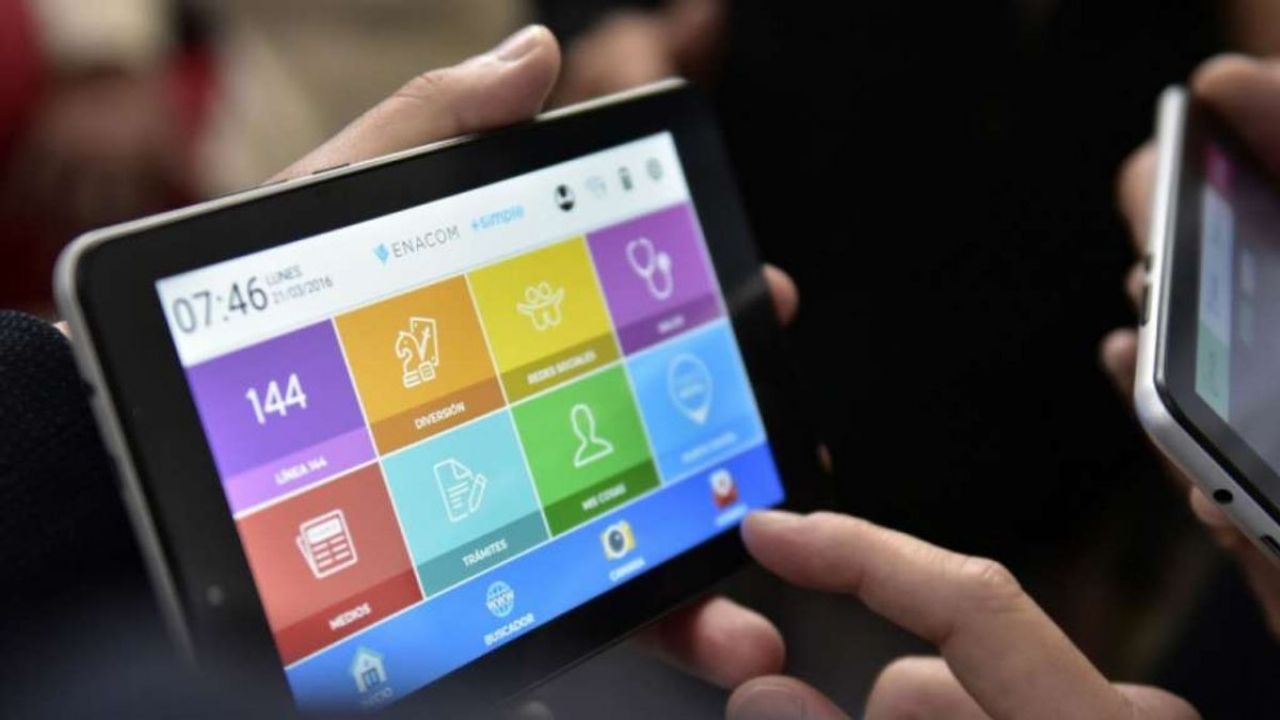 El ENACOM es el encargado de evaluar pedidos y entregar las tablets
