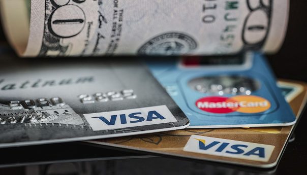 quejas de clientes de bancos por cobros a tipo de cambio superior a $2.000