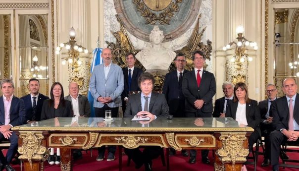 El DNU de Javier Milei esconde una reforma laboral profunda: ¿qué dicen abogados expertos?