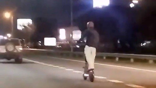 El hombre cometió un acto de imprudencia y no provocó un accidente de milagro