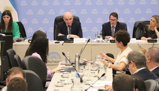 Diputados debaten impuesto a las Ganancias y el resto del paquete fiscal del Gobierno