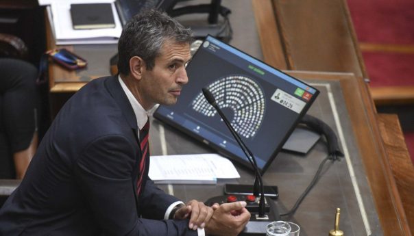 Gobierno cede más cambios y apunta a sesionar el lunes en Diputados