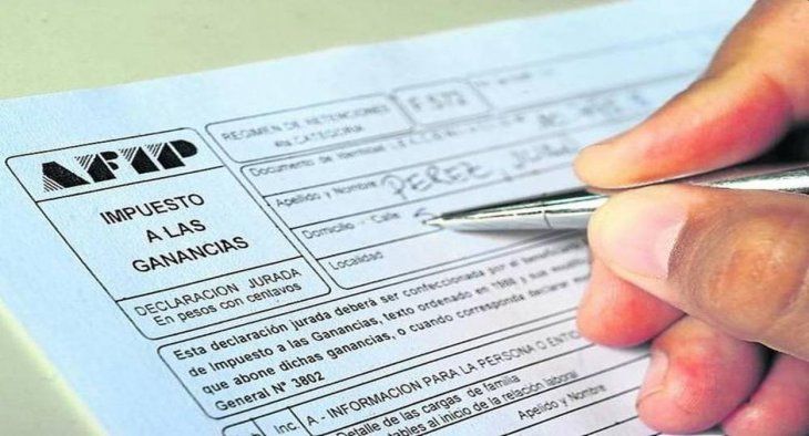 Un empleado casado con dos hijos&nbsp;menores a cargo, estar&aacute; eximdo del pago con un salario bruto menor a&nbsp;$2.400.000 o unos $1.081.000 neto.