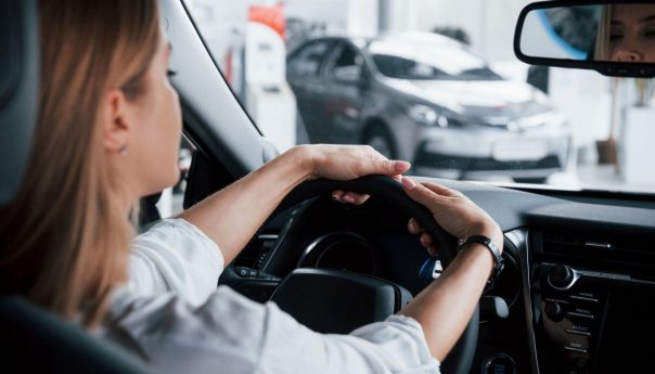 la UIF actualizó los umbrales para operaciones con automotores