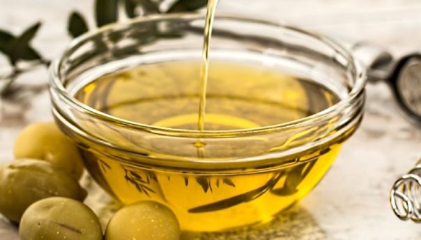 ANMAT prohibió dos aceites de oliva por considerarlos productos ilegales: cuáles son