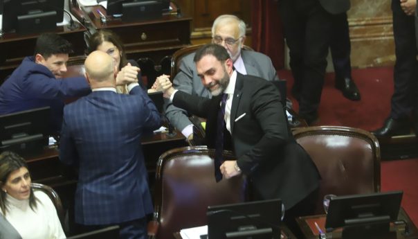 Con cambios y el desempate de Victoria Villarruel, el Senado aprobó la ley Bases