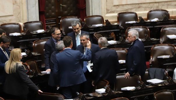 Finalmente, Diputados recibieron un adicional en sus sueldos de $750.000