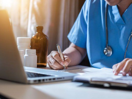 Las prescripciones médicas, indicadas por profesionales de la salud comenzarán a efectuarse a través de plataformas digitales