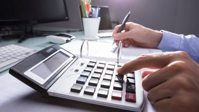 impuestos-salarios-calculadora-gasto-ajuste-afip-monotributo.jpg