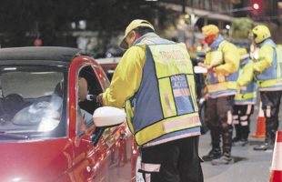 ¡Atención conductores! Ahora esta infracción de tránsito puede salir hasta más de un millón y medio de pesos.
