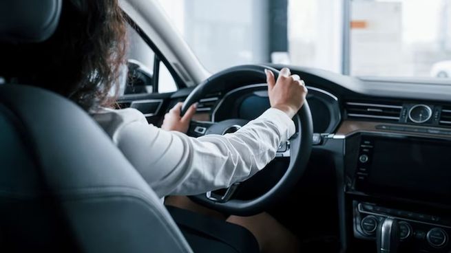 La renovación de la licencia de conducir está sujeta a diversas normativas, especialmente con el paso de los años. 