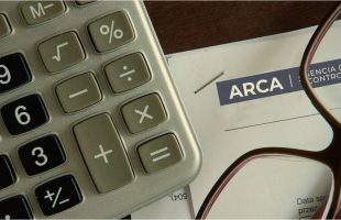 Arrancó el nuevo régimen de ARCA para los tickets y facturas emitidos por grandes empresas: discrimina el IVA