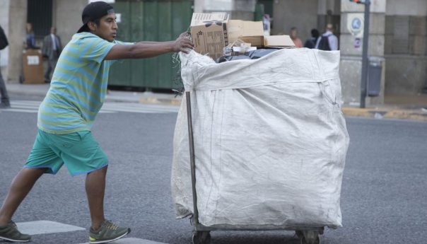 tras tocar un máximo de 53%, se encamina a cerrar 2024 debajo del 40%