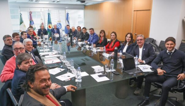 Provincias recibieron más fondos automáticos en junio, pero cayó la coparticipación pura de Impuesto a las Ganancias e IVA