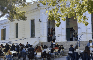 Docentes universitarios denuncian que sus salarios perdieron casi 44% desde la llegada de Javier Milei