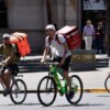 qué cambia para los repartidores de apps y mensajería en Argentina