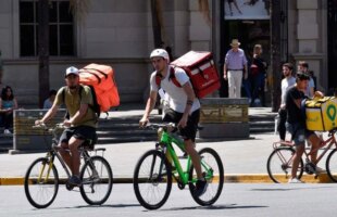 qué cambia para los repartidores de apps y mensajería en Argentina