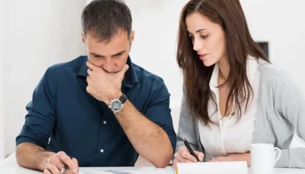 cuándo la Justicia puede reclamarle a la nueva pareja del padre